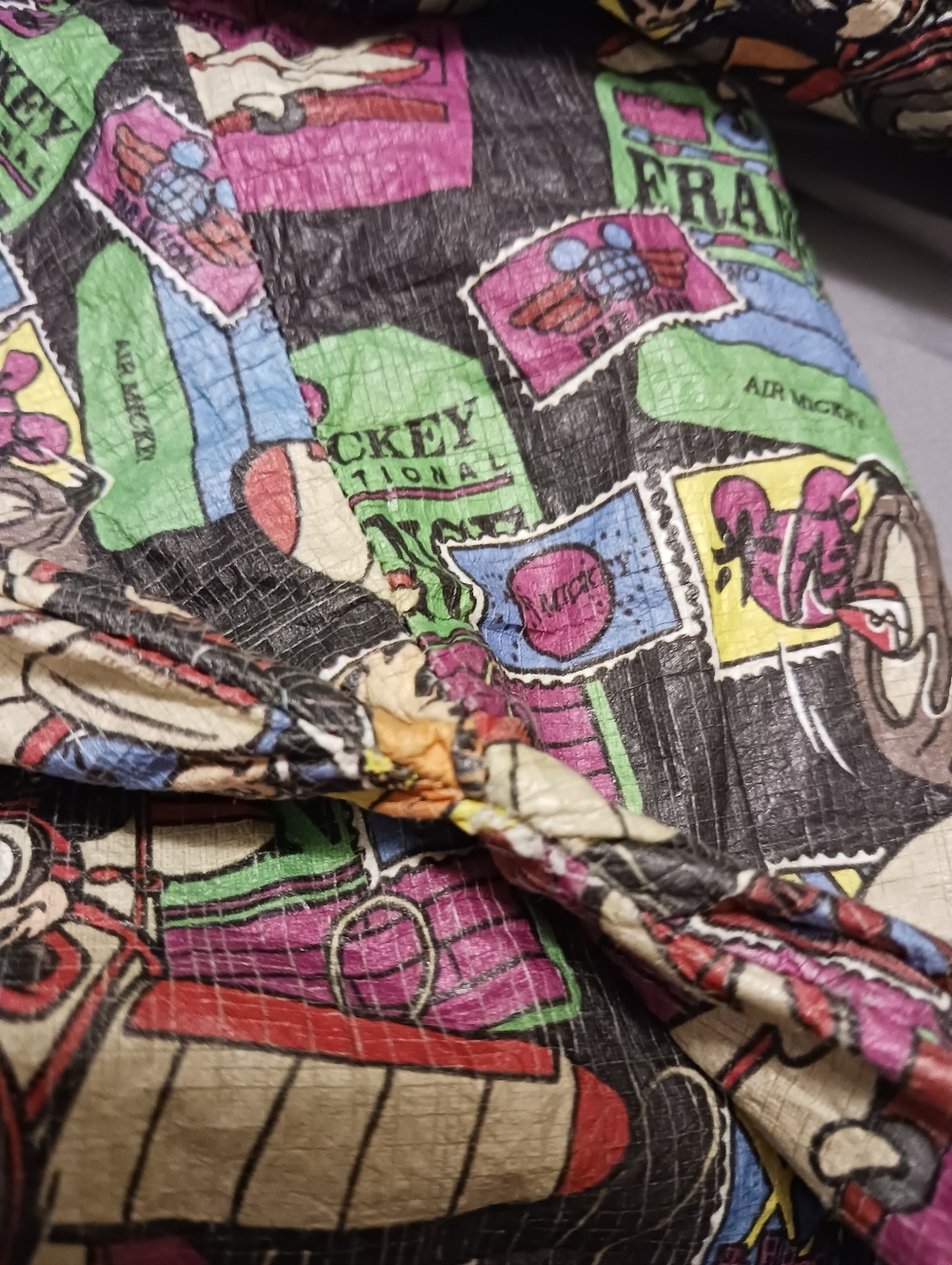 Disney Originals Vtg- Y2k Tyvek World Mickey Jacket USA Size MED - Picture 9 of 10
